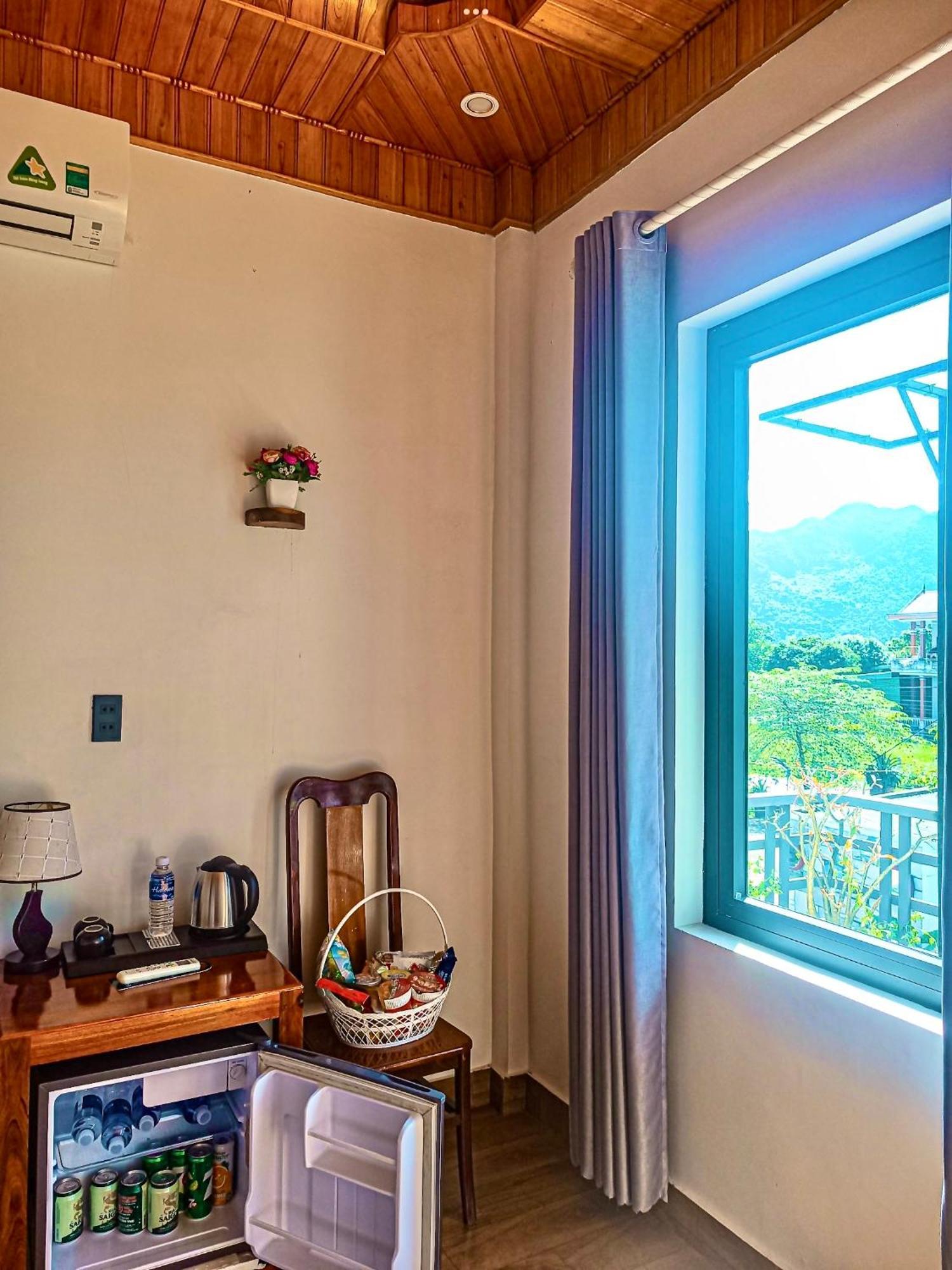 Yolo Pool Bar Villas & Garden Restaurant Phong Nha Extérieur photo